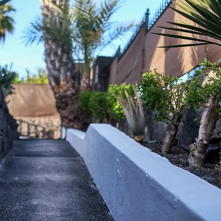 Casa Efesto - Private Pool, Air-con And Bbq By Lanzarote Playa Blanca (Lanzarote)